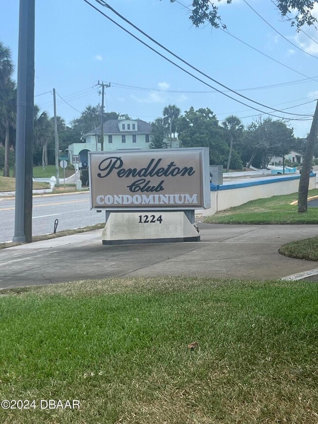 Building Photo - 1224 S Peninsula Dr