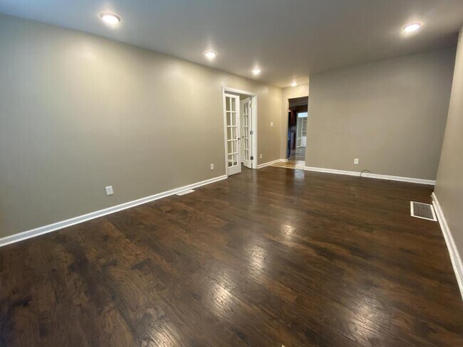 Foto del edificio - 216 Magnolia Dr