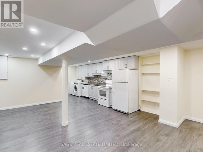 Building Photo - 64 Durness Ave