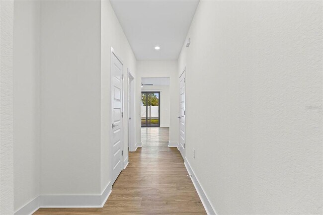 Building Photo - 8078 Gulfstream Ct