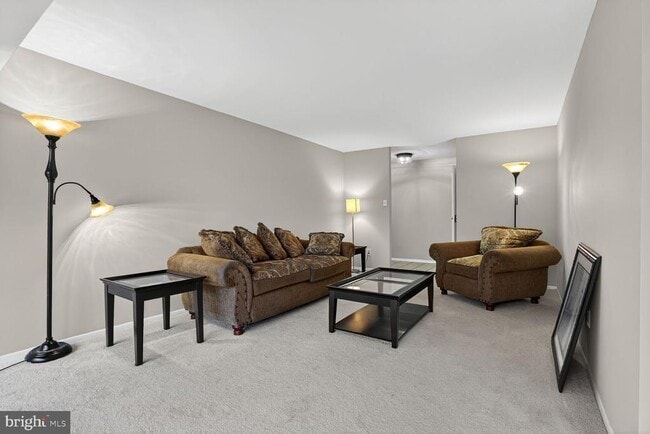 Building Photo - 2063 Royal Fern Ct