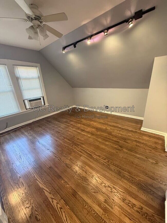 Foto del edificio - 5709 W Dakin St