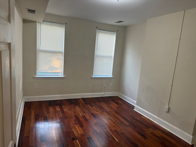 Building Photo - Charming 1-Bedroom in the Heart of Charles Village