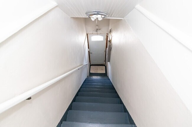 Foto del edificio - 145 S Bradford St