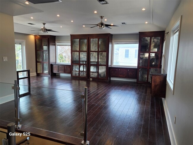 Building Photo - 446 Heights Blvd