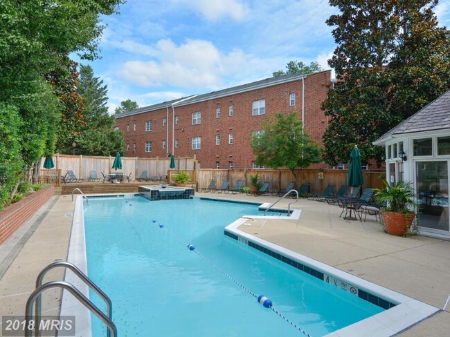 Foto del edificio - 1636 W Abingdon Dr