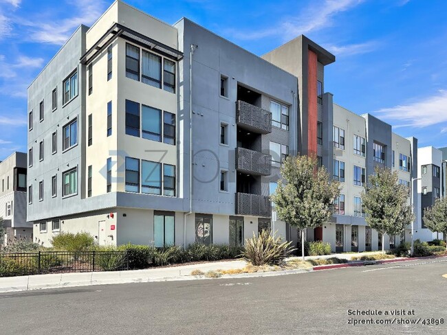 Building Photo - 3893 Quantum Dr