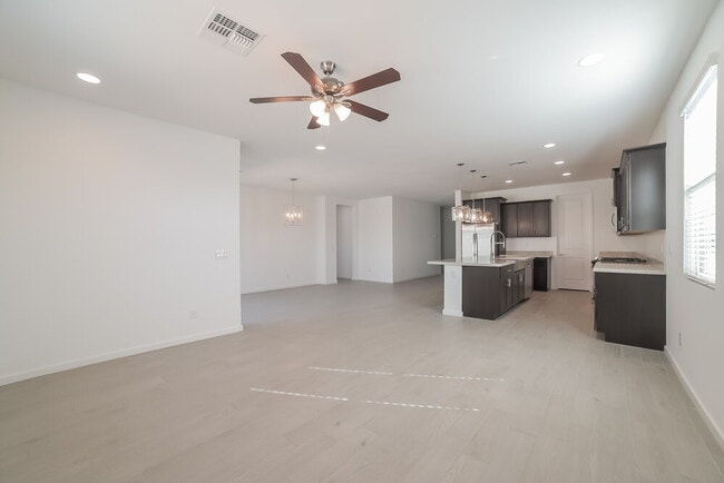 Building Photo - 11050 W Marguerite Ave