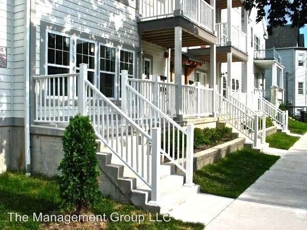 Primary Photo - 1806 N Warren Ave