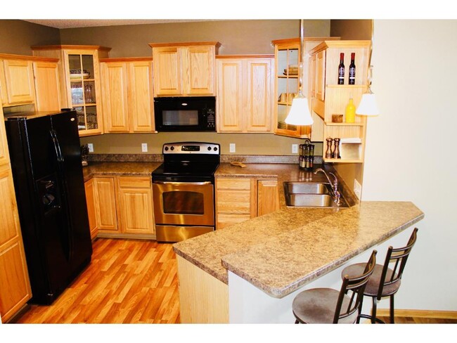 Foto del edificio - 3Bed*2.5Bath plus loft*1767SqFt. Great Ame...