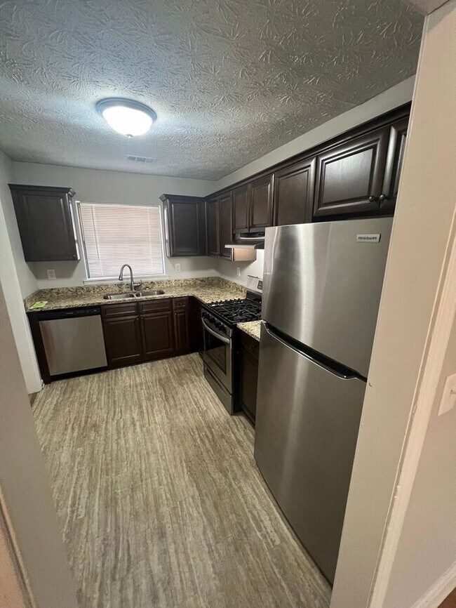 Foto del edificio - Ready Now!!! Cozy ranch 2 bedroom 1.5 bathroom duplex in Snellville!