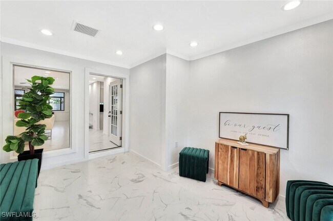 Foto del edificio - 1930 Oakes Blvd