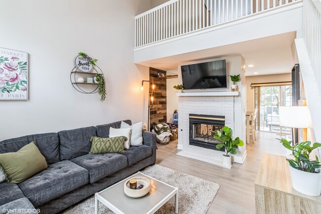 Foto del edificio - 300 Ascot Ln