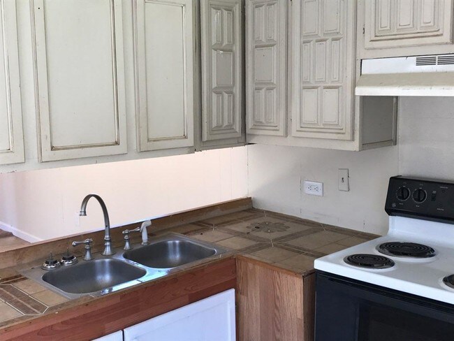 Foto del edificio - 138 Livingston Cove Rd