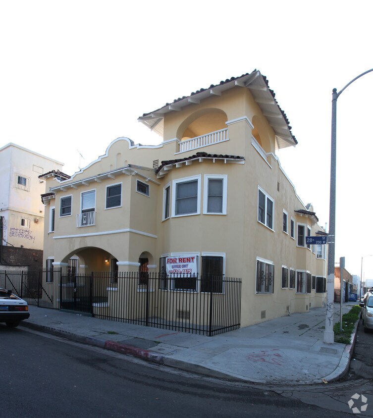 Building Photo - 228 W 28th St