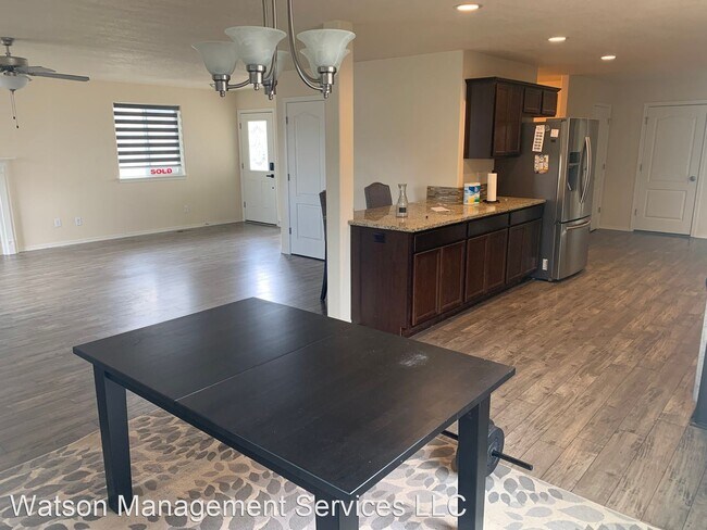 Foto del edificio - 3 br, 3 bath House - 4437 Creel Ave.
