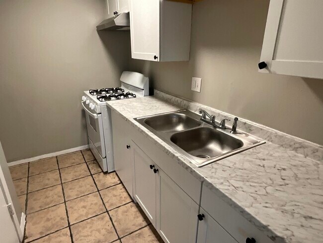 Foto del edificio - 4455 Macon Rd
