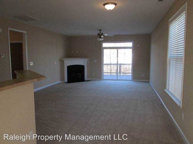 Building Photo - 3 br, 2 bath House - 801 Derwent Place