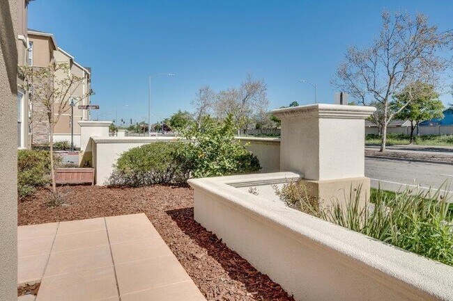 Foto del edificio - 17455 Butterfield Blvd