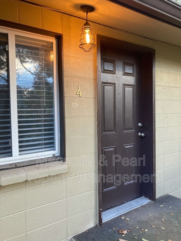 Primary Photo - 1608 Fillmore St
