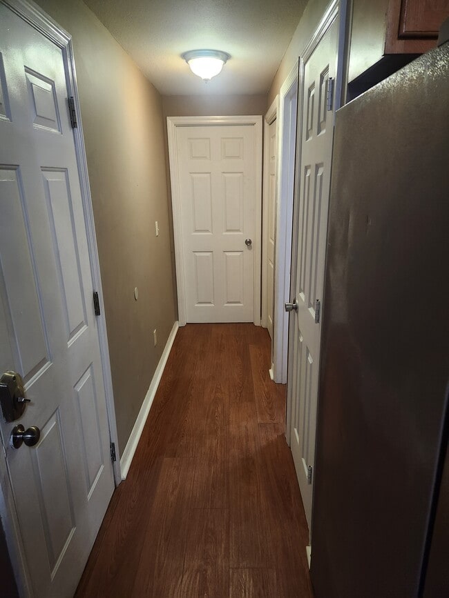 Foto del edificio - 1215 Skyview Blvd