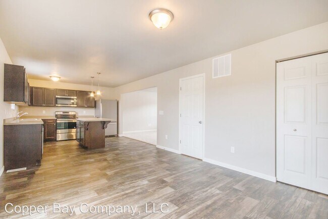 Building Photo - 4 br, 2.5 bath House - 2680 Plover Drive