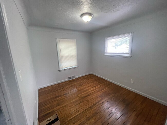 Foto del edificio - 18581 Evergreen Rd