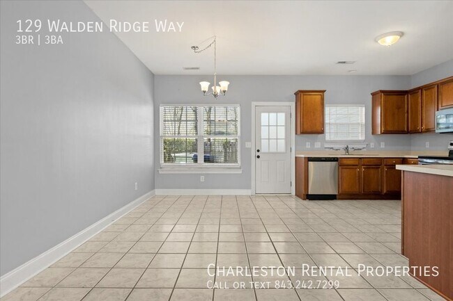 Foto del edificio - 129 Walden Ridge Way