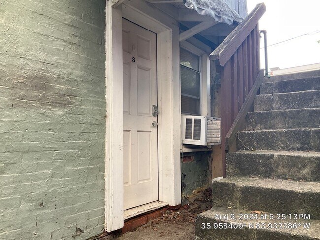 Foto del edificio - 1628 Clinch Ave