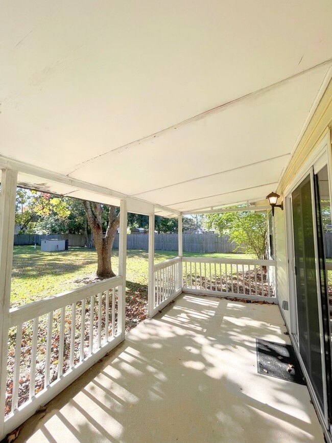 Foto del edificio - Charming 3-Bedroom, 2-Bath Home with Large...