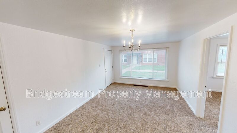Foto principal - 1317 Salem Ave