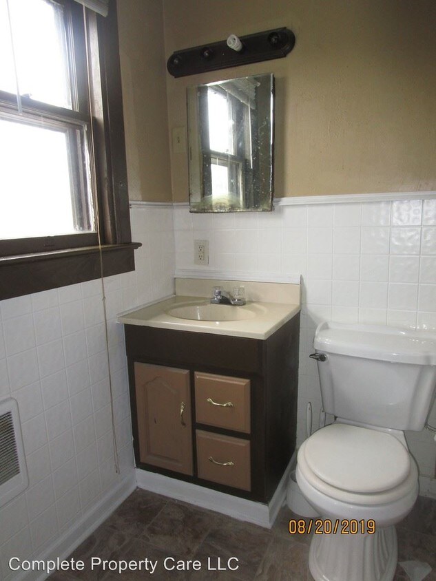 Foto del edificio - 706 E Jackson St