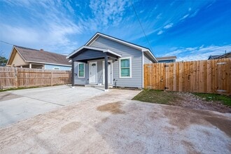 Building Photo - 6725 Avenue K