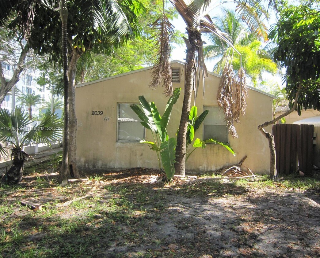 Primary Photo - 2039 Taylor St