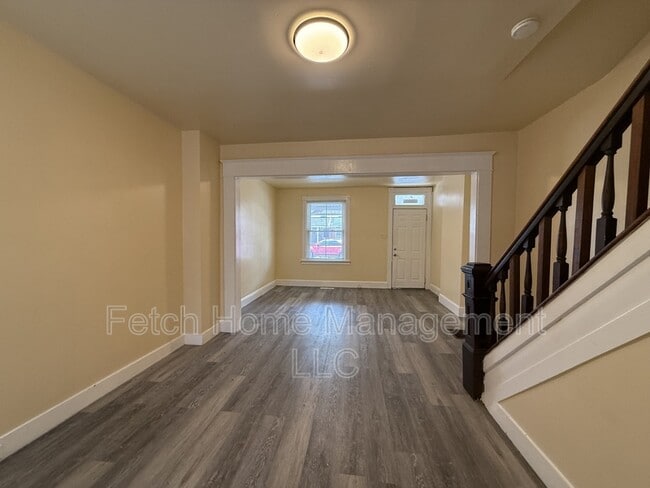 Building Photo - 830 Prangley Ave