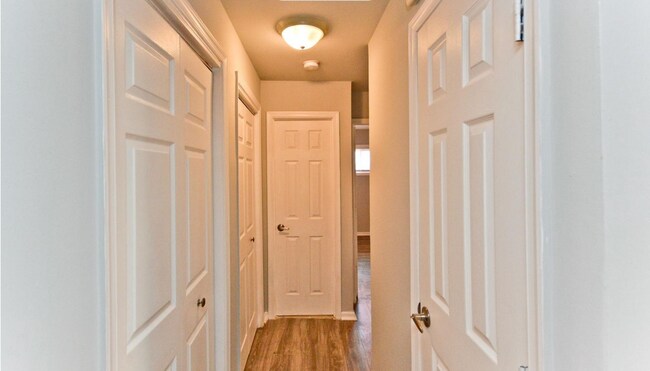Foto del edificio - Spacious and Convenient 2-Bedroom Condo in...
