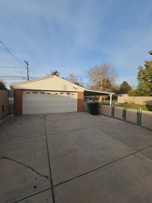 4 bed 2 bath Home in Murray - 865 Marjane Ave (Murray, UT)