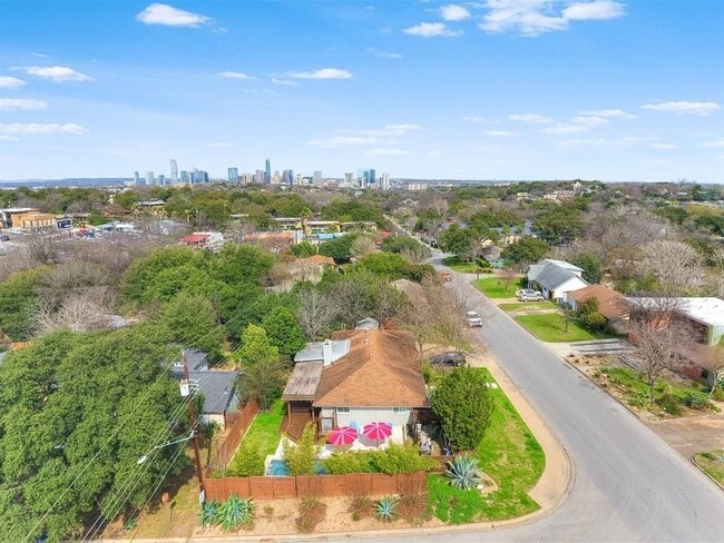 Building Photo - 2408 East Side Dr