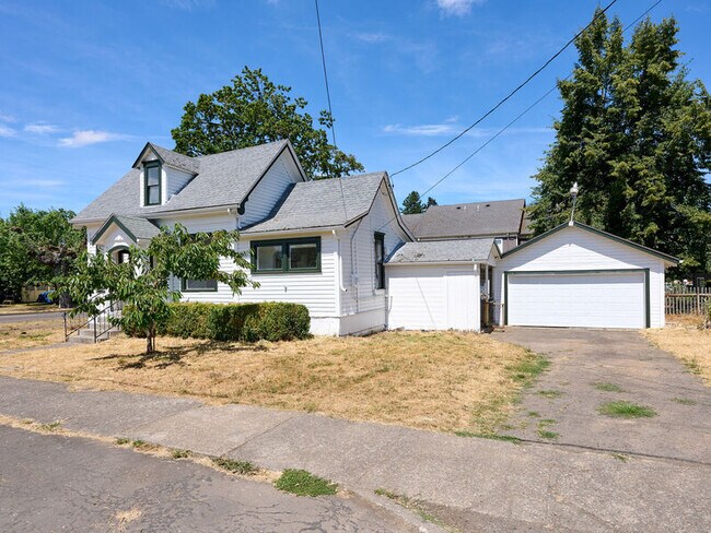Building Photo - 109 E Isabella St