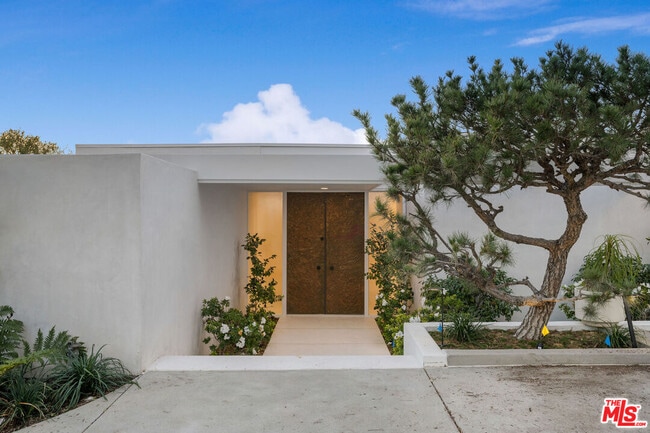 Building Photo - 20737 COOL OAK Way