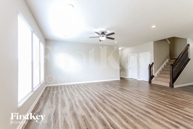 Building Photo - 8116 Borland Dr