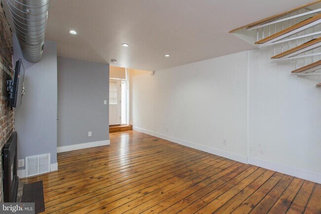 Building Photo - 1110 LOMBARD St