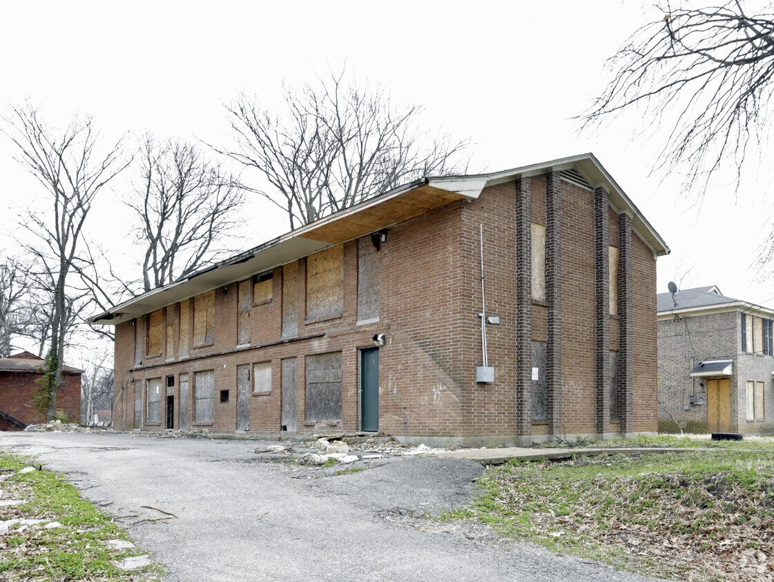 Primary Photo - 1106 Latham St