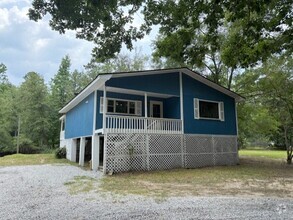 Building Photo - 910 Roundtree Rd