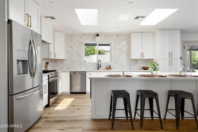 Foto del edificio - 2331 N 53rd St