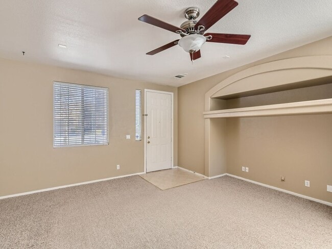 Building Photo - Beautiful 4 bedroom with pool in gated community