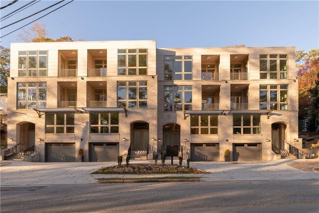 Building Photo - 170 Oxbo Rd