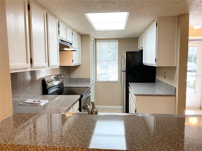 Building Photo - 2205 Fletchers Point Cir