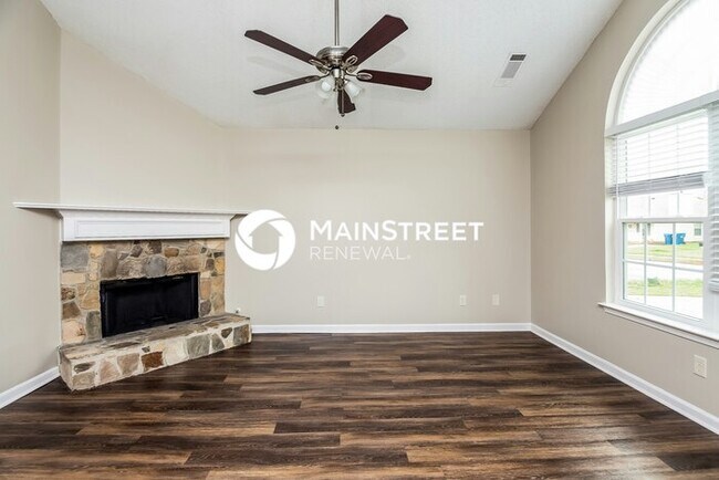 Foto del edificio - 3 Bedroom Pet-Friendly Home in Hampton, GA...