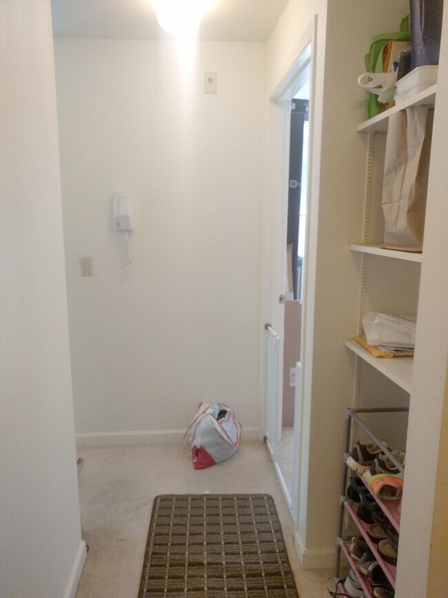 Foto del edificio - Fabulous 2BDR in Upper Queen Anne with Pri...